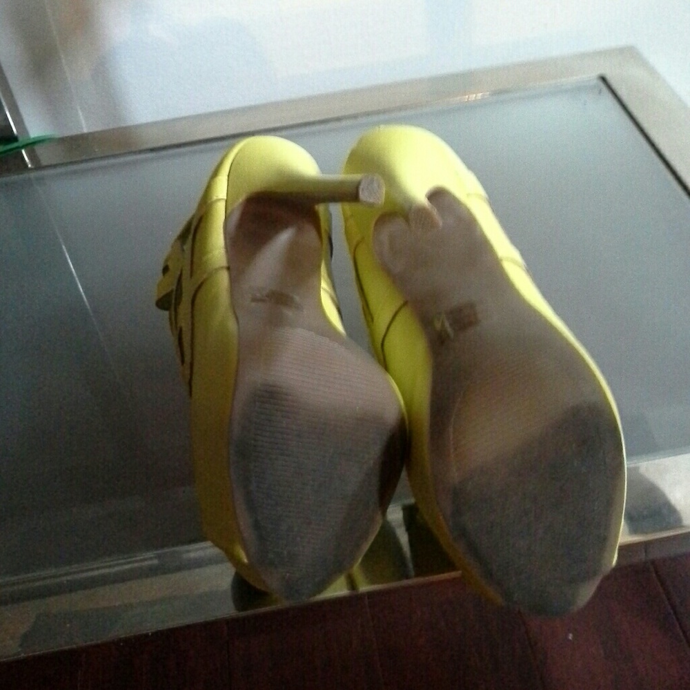 Shoes - Picture 3 of 3